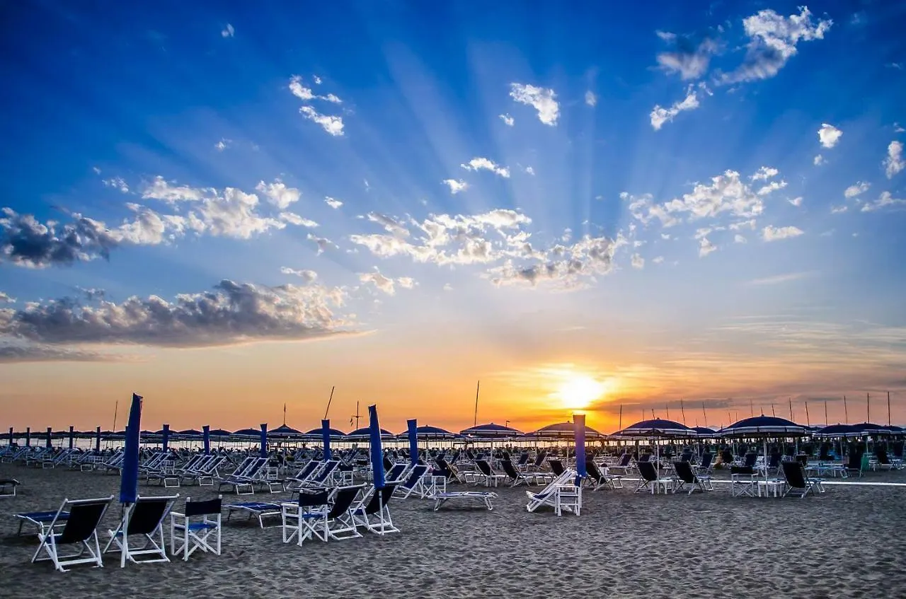 Mirabilia Beach Viareggio
